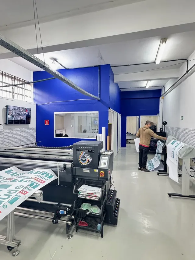 Área de impressoras e acabamento da AMF.